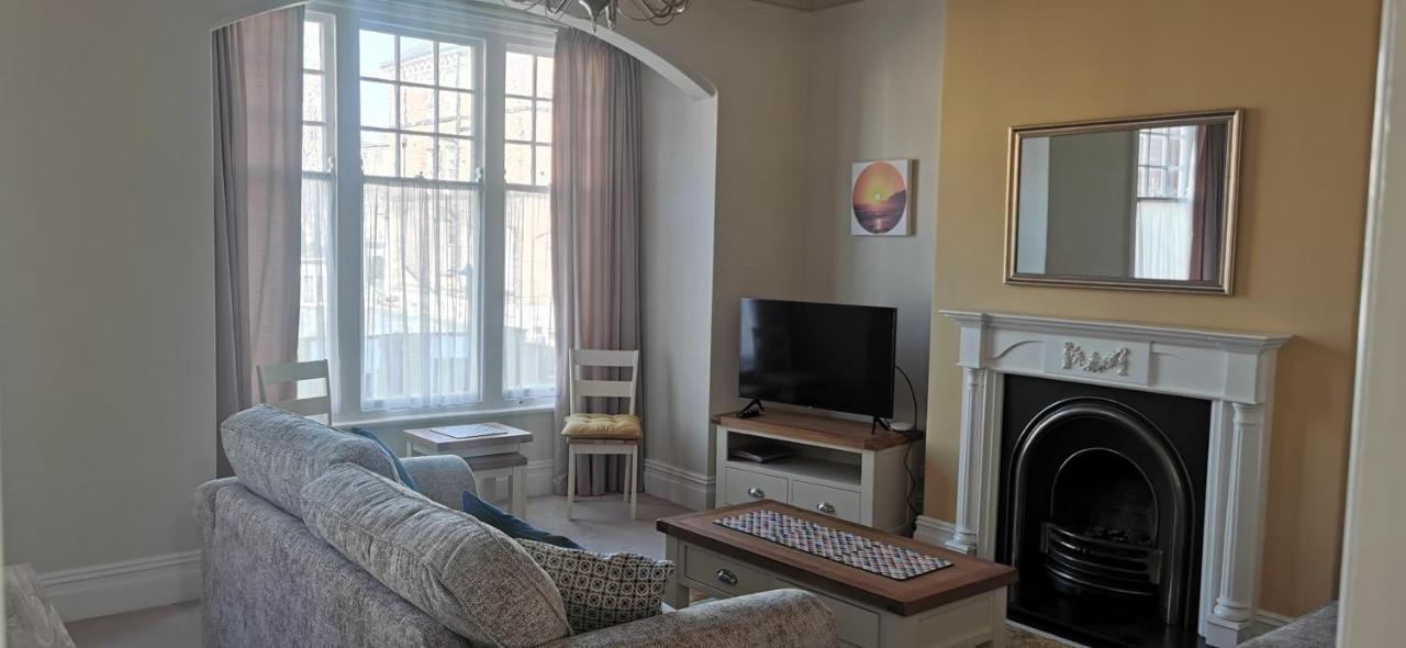 27 Princess Royal - 1st Floor 3 Bed Scarborough