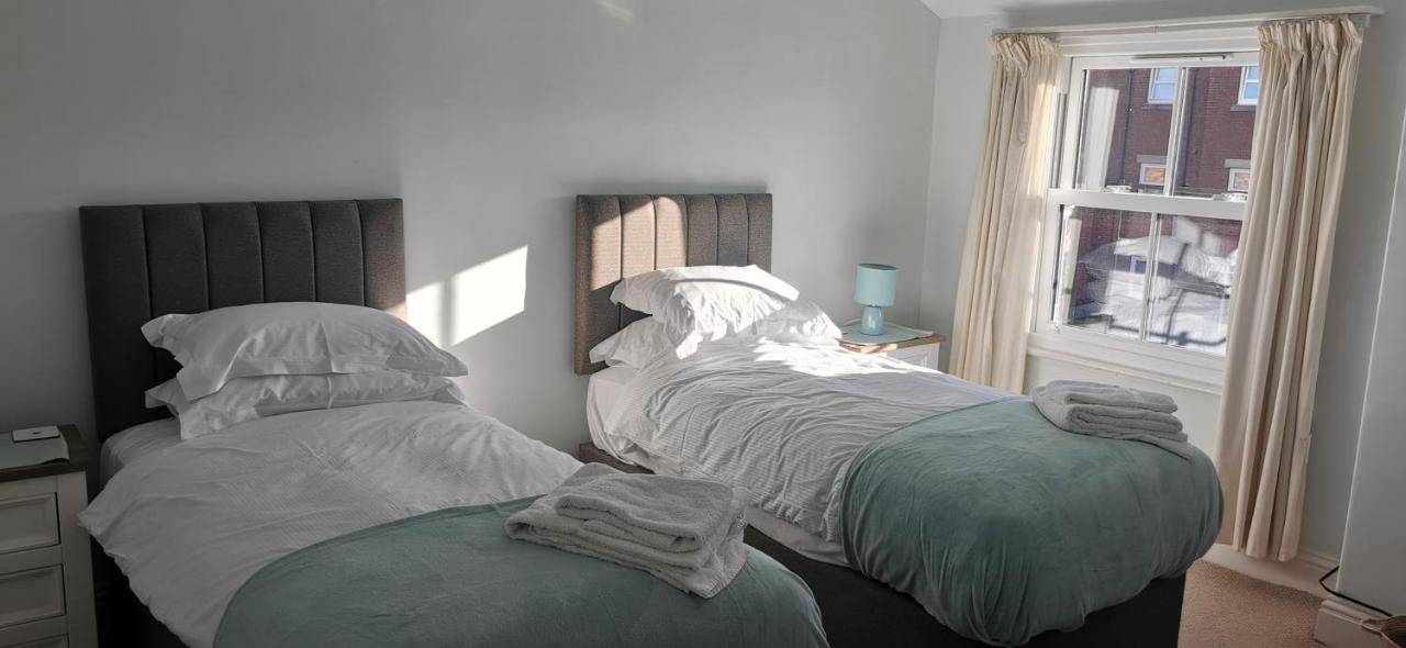 27 Princess Royal - 1st Floor 3 Bed Apartment Scarborough