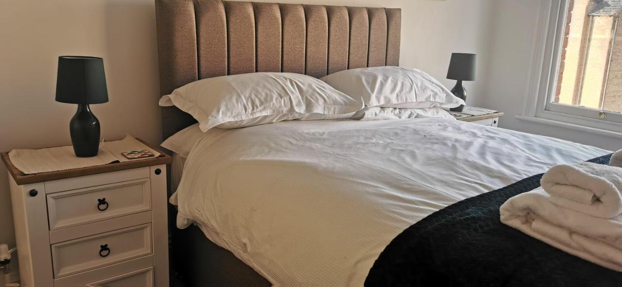 27 Princess Royal - 1st Floor 3 Bed * Scarborough